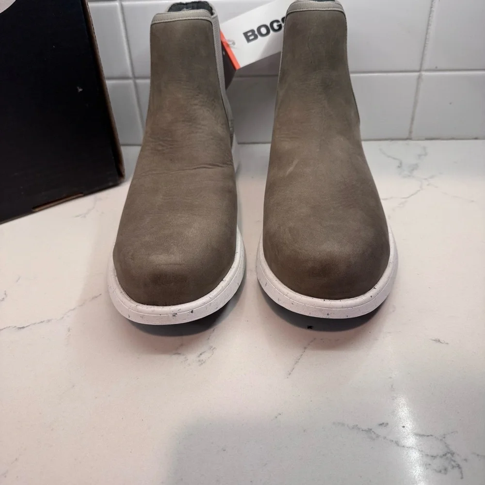 Bogs cypress Chelsea work boot waterproof comp toe women’s size 9.5 taupe brown